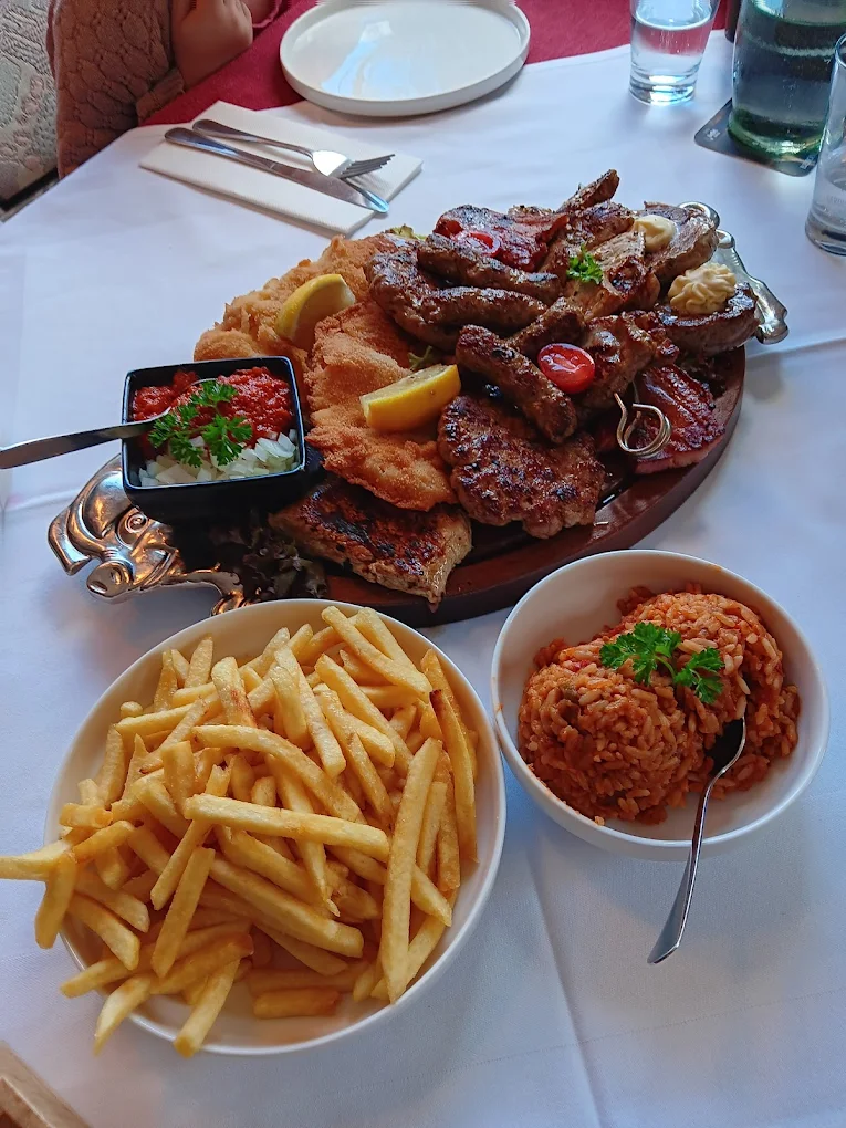 Gegrilltes Fleisch - Kroatische und Serbische Küche